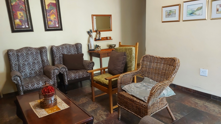 4 Bedroom Property for Sale in Oos Einde North West